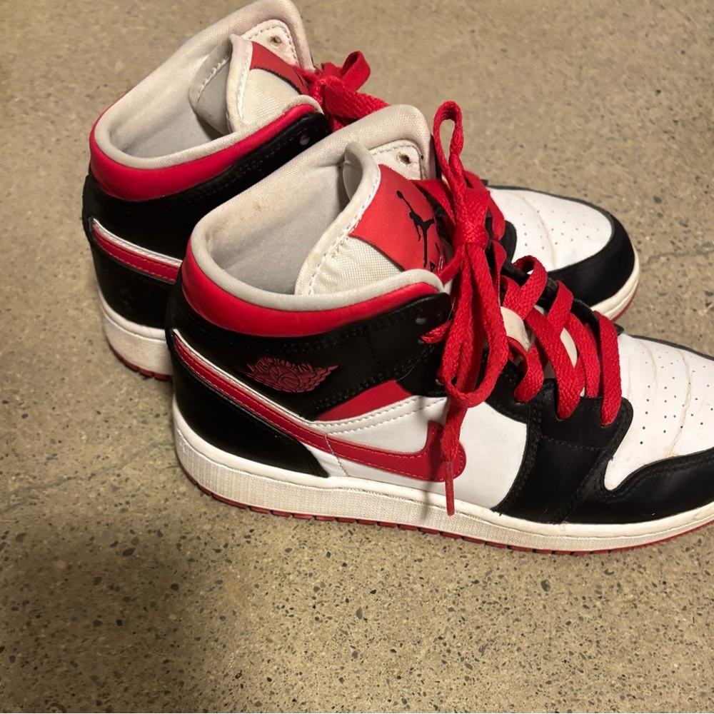 Youth Jordan 1s